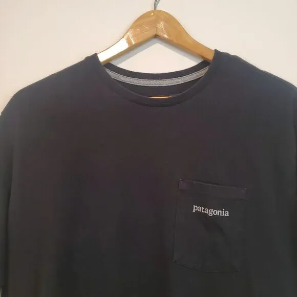 Patagonia Men's T-shirt Large Black Logo Ridge Pocket Responsibili-Tee Outdoors - Picture 3 of 12